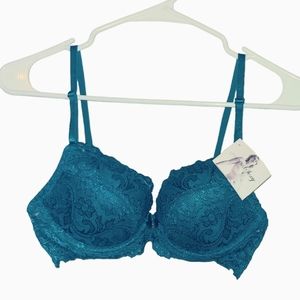 New with tags 32C bra padded underwire